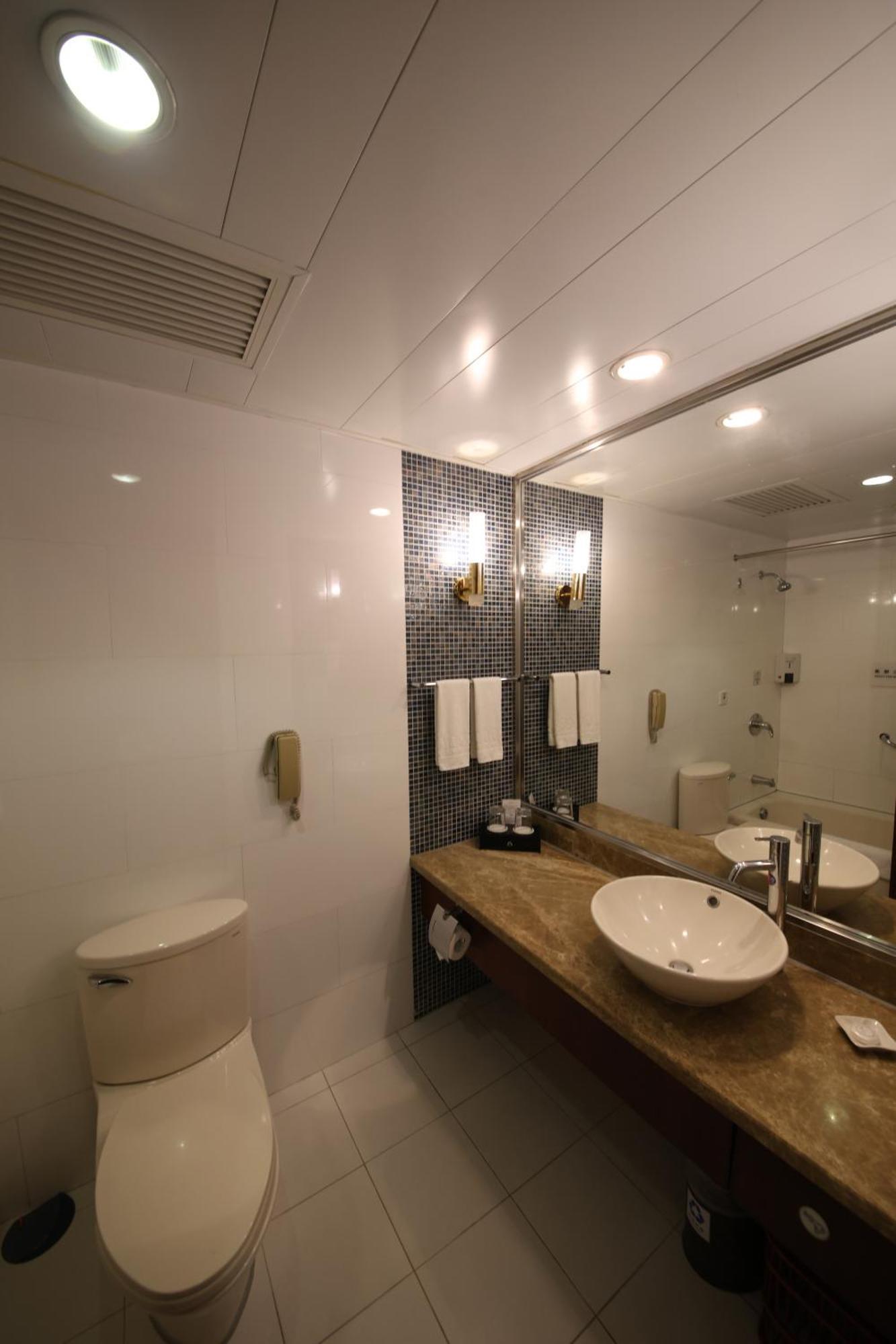 Liuhua Hotel Гуанджоу Екстериор снимка